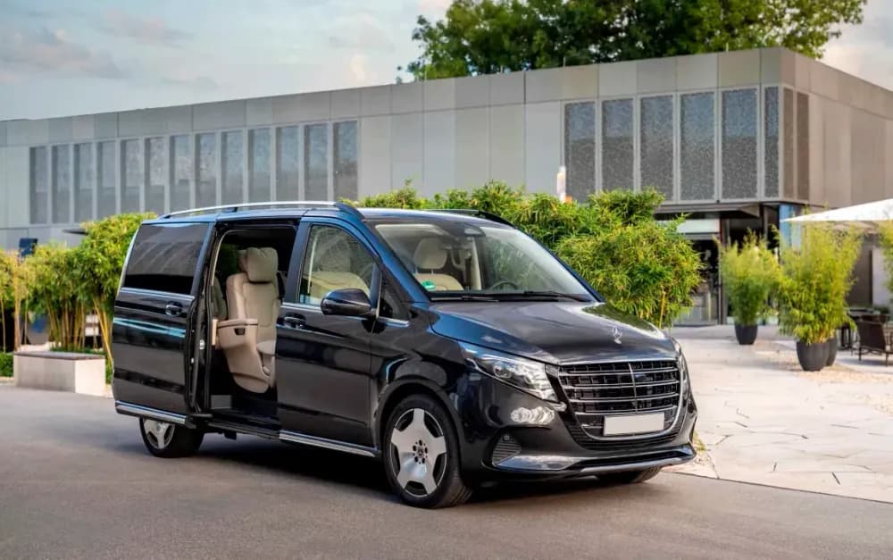 Corporate Roadshow Chauffeur Services in London: The Key to a Seamless Financial Roadshow