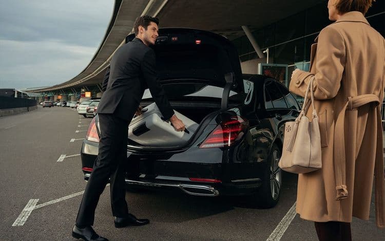 Arrive in Style: Book a Chauffeur Service in London This Week with iLondon VIP Chauffeur