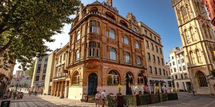 Private Chauffeur Service from London to Bristol