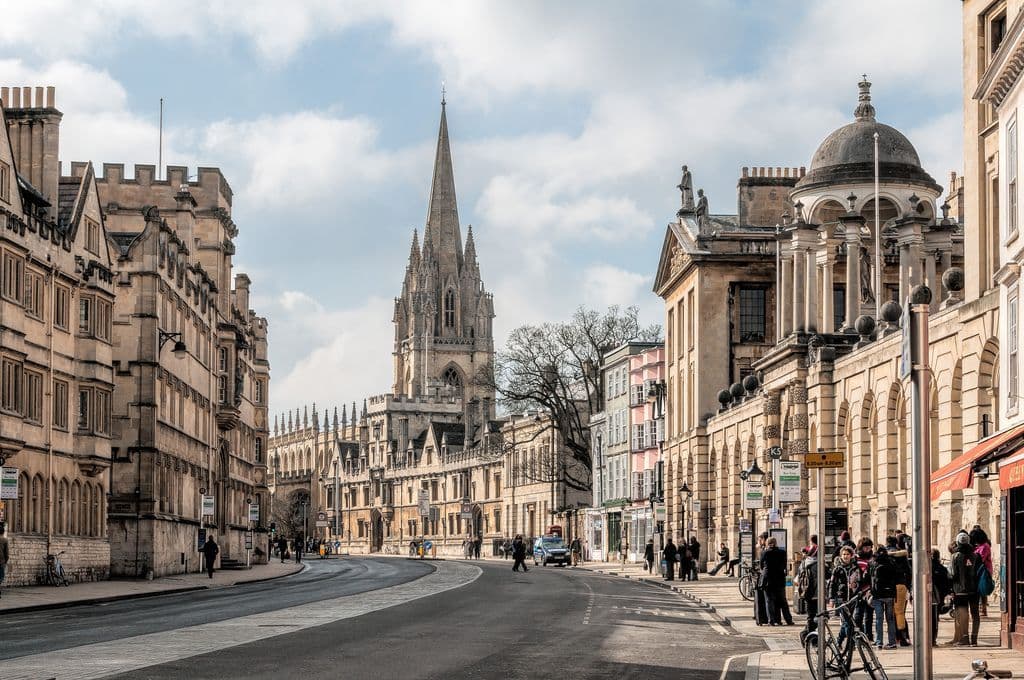 Luxury Chauffeur Service: London to Oxford